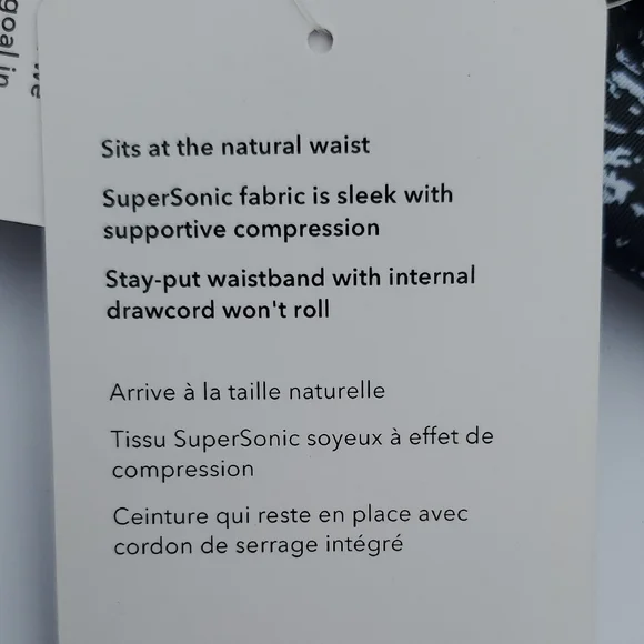 NWT Athleta Ultimate Stash 7/8 Tights Medium Petite